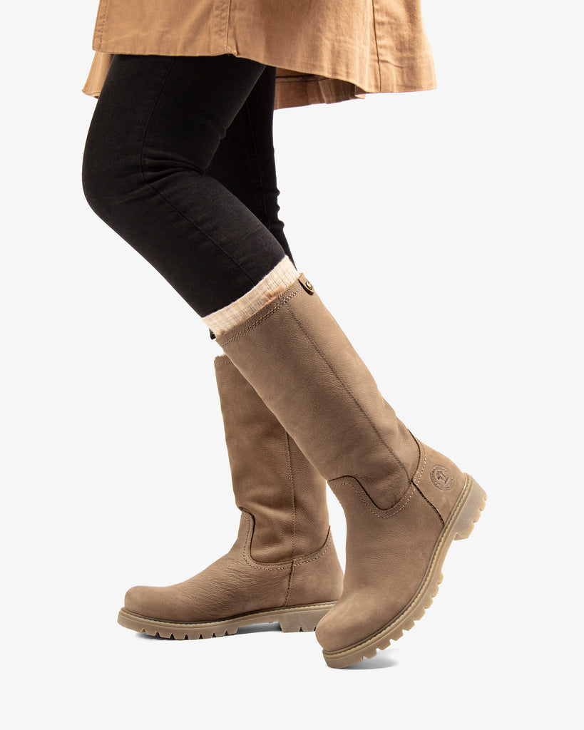 Bambina botas de piel con forro interior de pelo. taupe