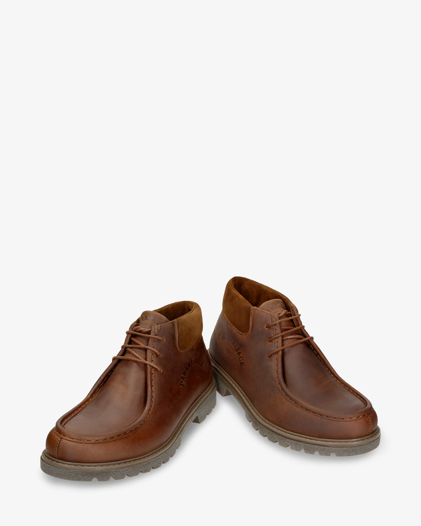 Beker botín de piel con forro interior de piel. cuero