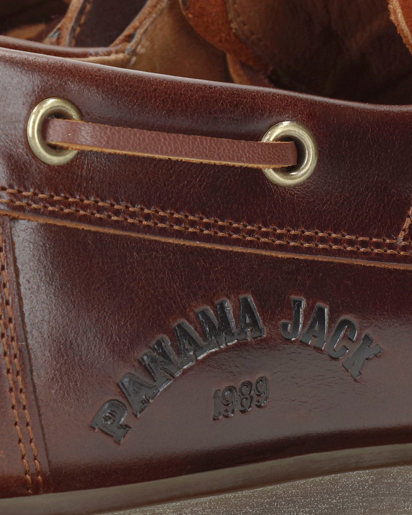 Boat náutico de piel con forro interior de piel. cuero