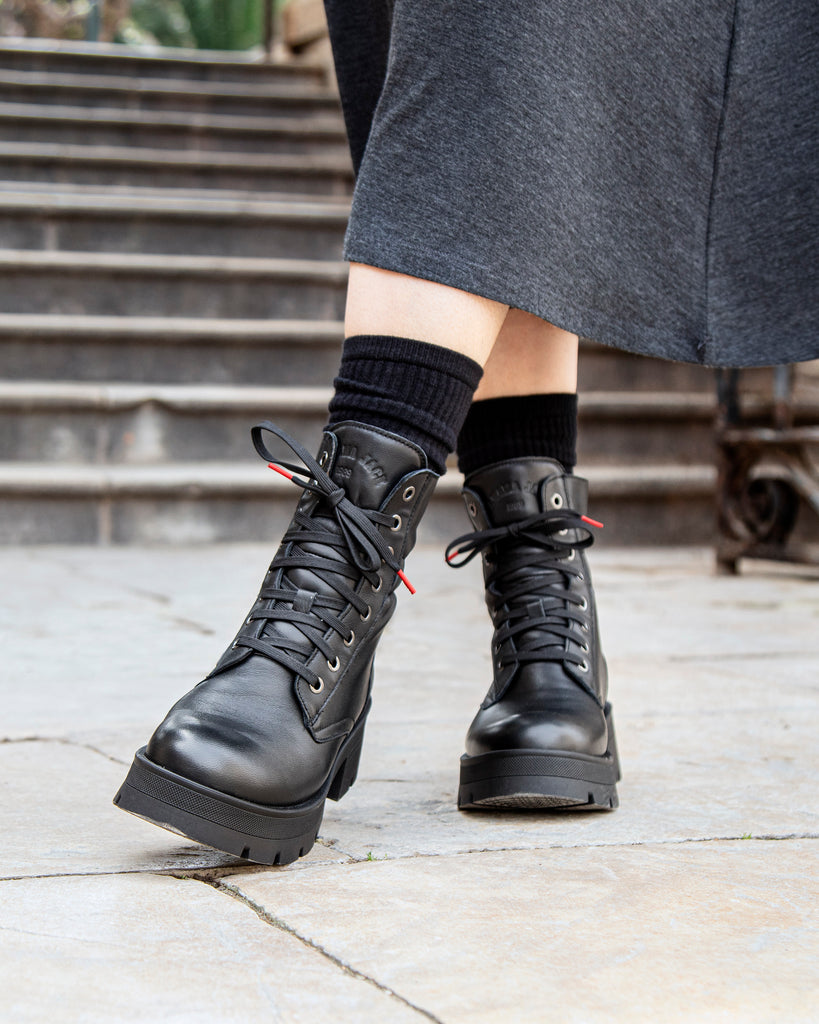 Clementine botas de piel con forro interior de piel. negro