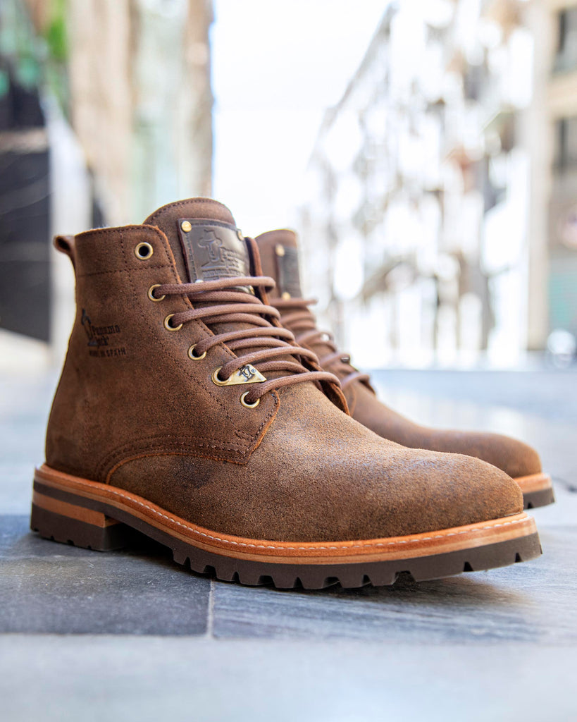 Emery Igloo botines de piel con forro interior de pelo natural. marron