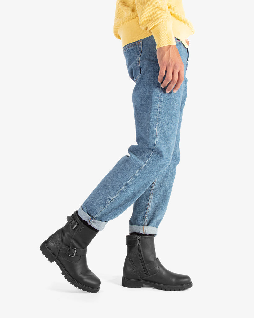 Faust botas de piel con forro interior de pelo. negro