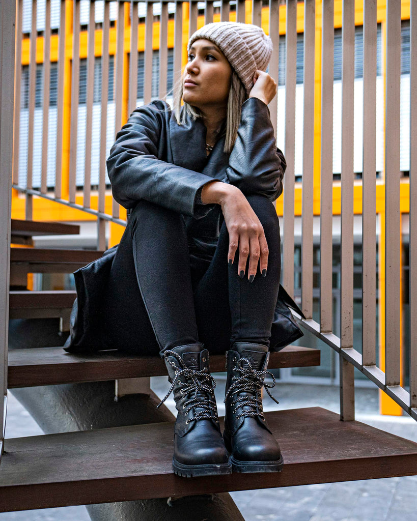 Frisia botas de piel con forro interior de pelo. negro