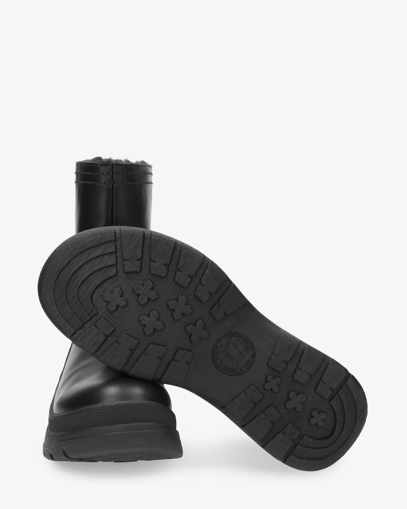 Hebe botas de piel con forro interior de pelo. negro