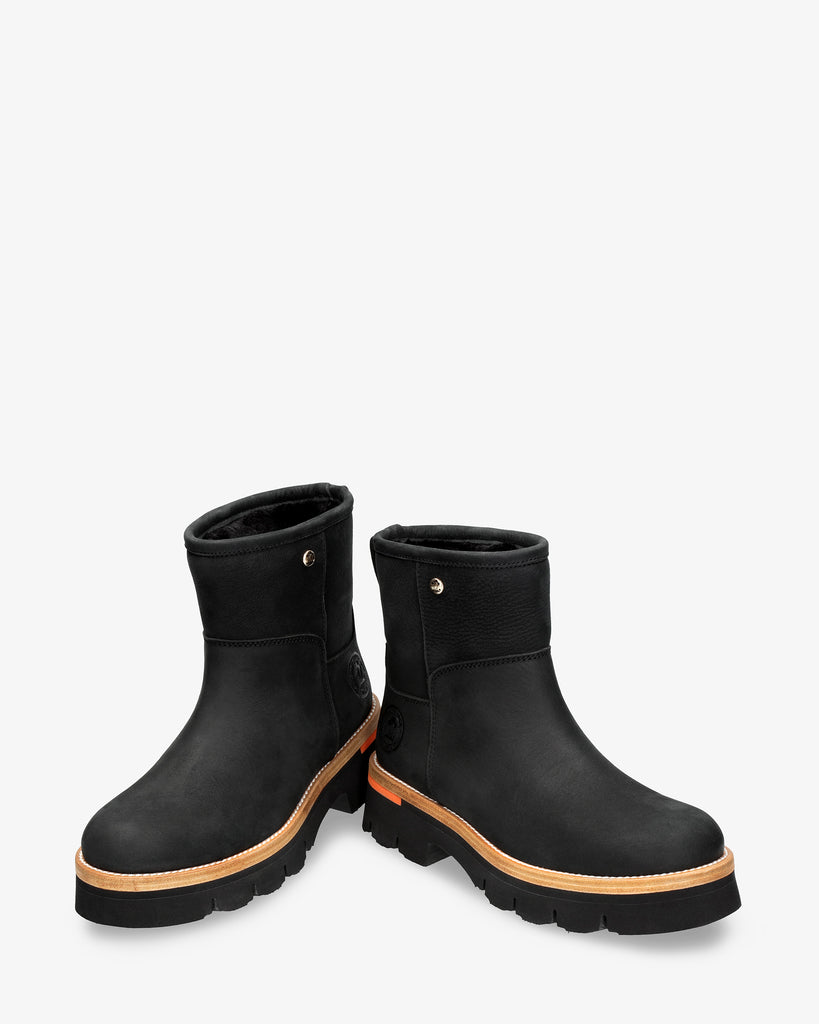 Laia botas de piel con forro interior de pelo. negro