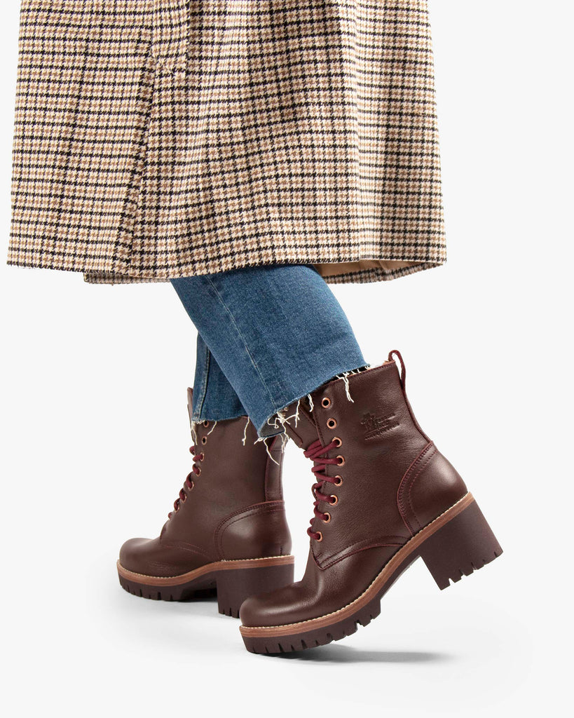 Padma botas de piel con forro interior de pelo. burdeos