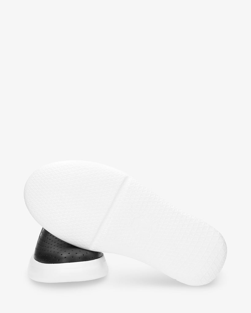 Yannick zueco de piel con forro interior de piel. negro