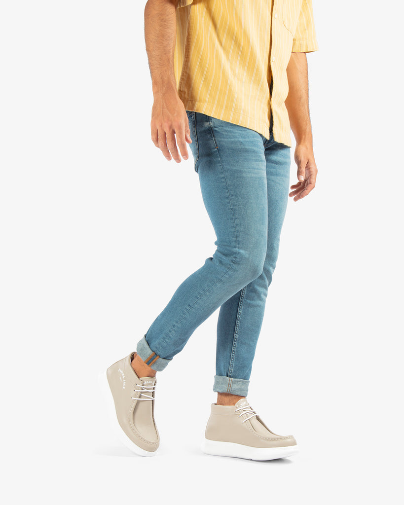 Yulen botín de piel con forro interior de piel. taupe